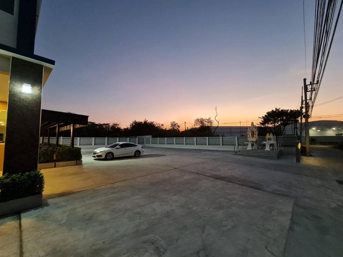 The Charlotte Smart Hotel Lop Buri Dış mekan fotoğraf