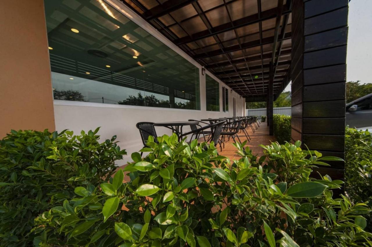 The Charlotte Smart Hotel Lop Buri Dış mekan fotoğraf
